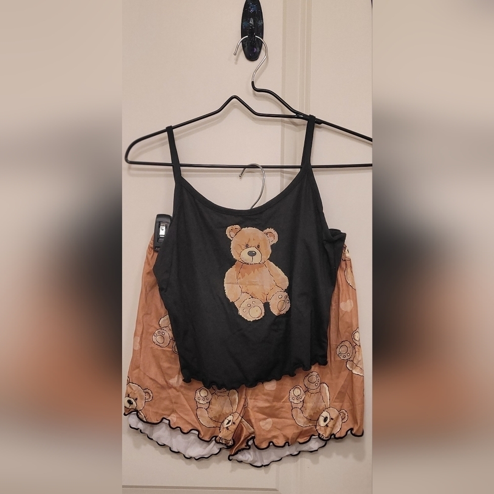 Black Graphic Crop Camisole Sleeveless Top
